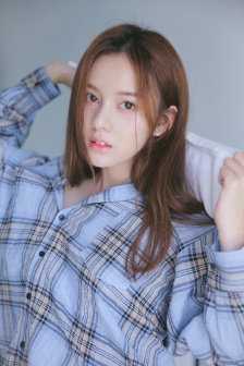 美女100%露全身
